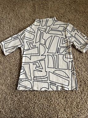 Women’s Short-Sleeve Geometric Print Top - White/navy